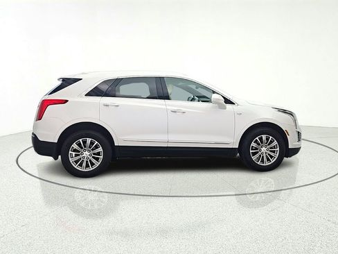 Used 2017 Cadillac XT5 Luxury AWD/4WD image 8