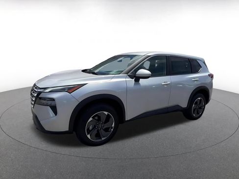 Used 2025 Nissan Rogue SV FWD image 8