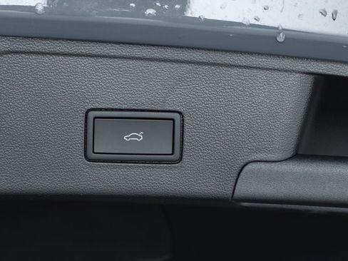 New 2026 Volkswagen Atlas Cross Sport SE image 30