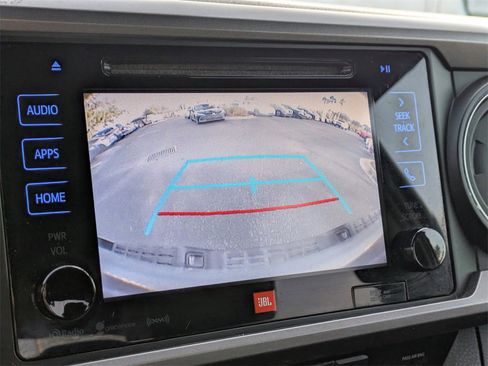 Used 2018 Toyota Tacoma TRD Sport image 23