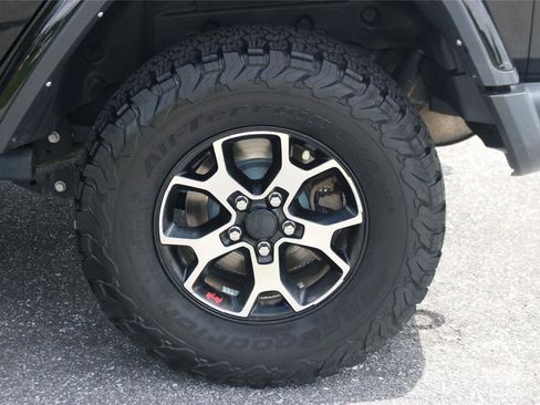 Used 2018 Jeep Wrangler Unlimited Rubicon w/ Cold Weather Group image 34