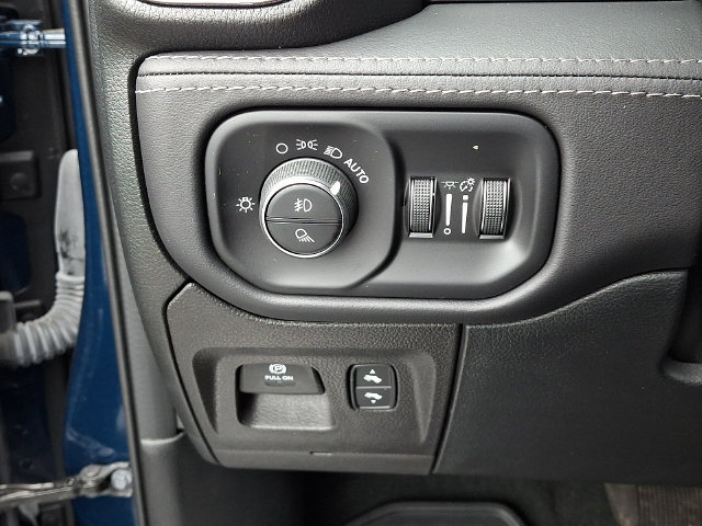 Used 2022 RAM 1500 Limited w/ Body Color Bumper Group AWD/4WD image 26