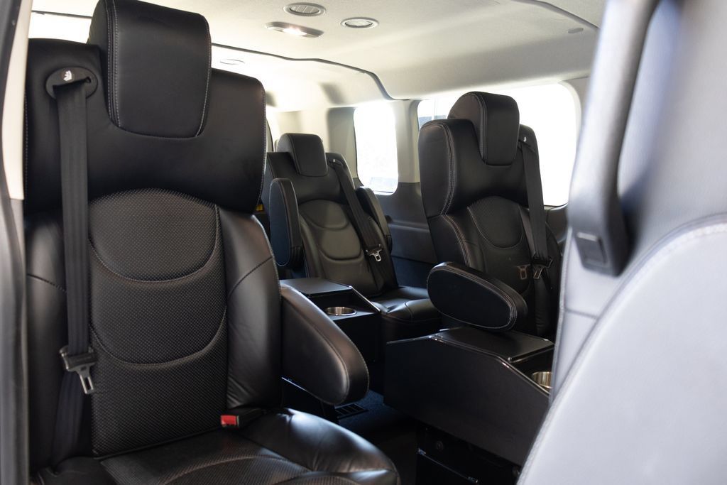 Used 2023 Ford Transit 350 XLT RWD image 25