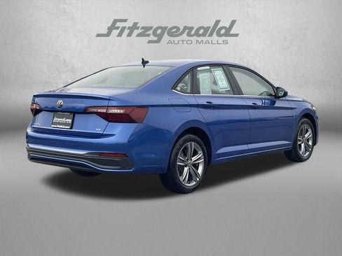 Used 2024 Volkswagen Jetta SE image 7