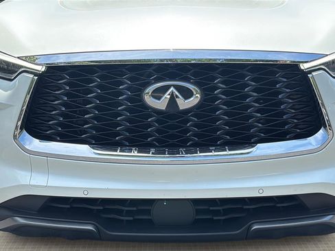 Used 2023 INFINITI QX60 Sensory AWD/4WD image 9