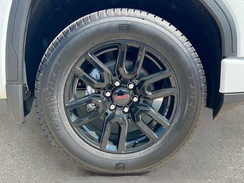 New 2026 GMC Sierra 1500 Elevation image 19