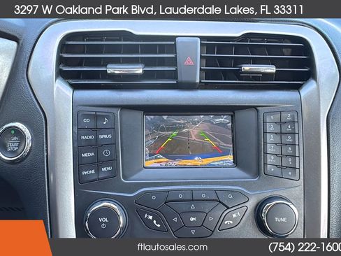 Used 2017 Ford Fusion SE FWD image 48