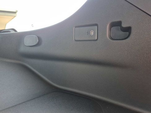 Used 2025 Chevrolet Tahoe Z71 w/ Z71 Off-Road Package image 39