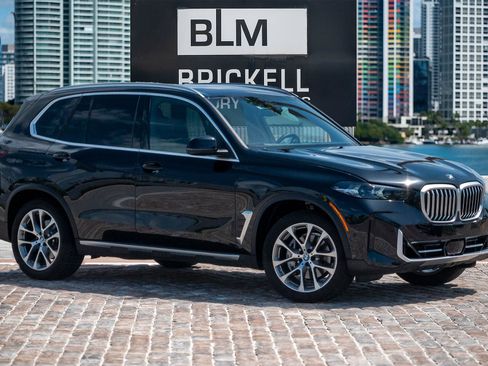 Used 2024 BMW X5 sDrive40i w/ Parking Assistance Package RWD image 1