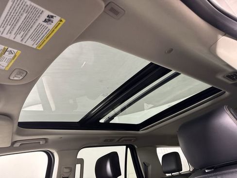 Used 2018 Ford Expedition Platinum image 19