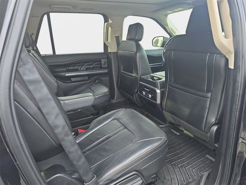 Used 2019 Ford Expedition Platinum image 11