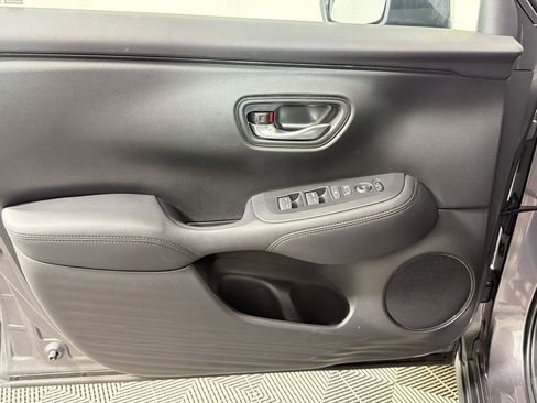 Used 2025 Honda HR-V LX image 11