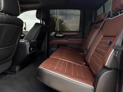 Used 2024 GMC Sierra 3500 Denali Ultimate image 30