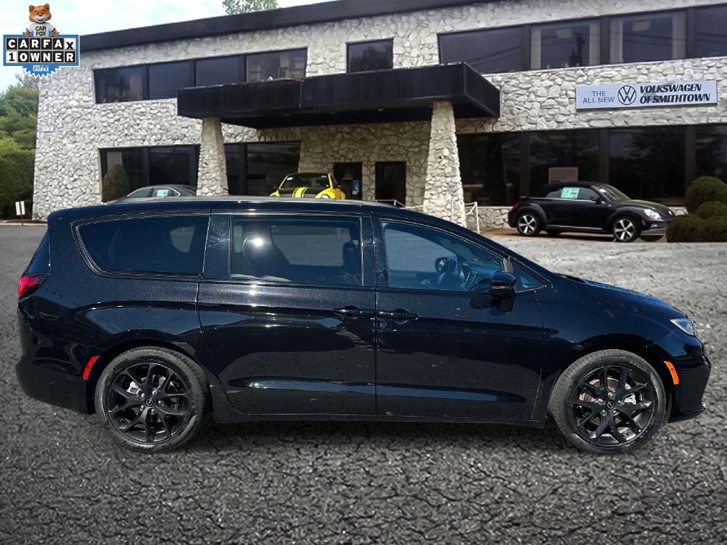 Used 2025 Chrysler Pacifica Limited FWD image 4