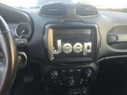 Used 2018 Jeep Renegade Limited w/ UConnect 8.4 Nav Group image 9