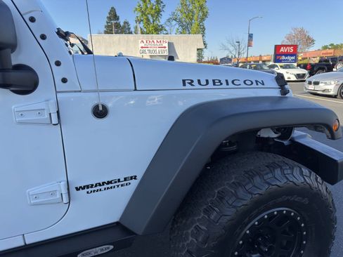 Used 2014 Jeep Wrangler Unlimited Rubicon w/ Connectivity Group AWD/4WD image 23
