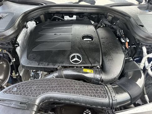 Used 2021 Mercedes-Benz GLC 300 w/ Premium Package image 32