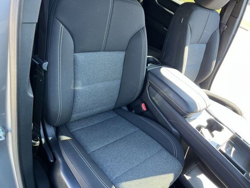 Used 2025 GMC Acadia Elevation image 29