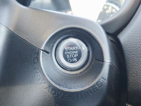 Used 2023 Jeep Renegade Latitude w/ Sun & Fun Group image 35