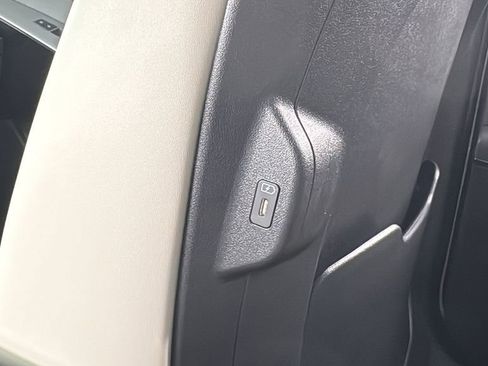 New 2025 Kia Niro EX image 36