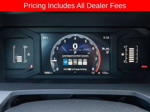 Used 2025 Toyota Tacoma SR5 AWD/4WD image 17