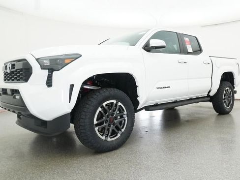 New 2025 Toyota Tacoma TRD Sport image 17