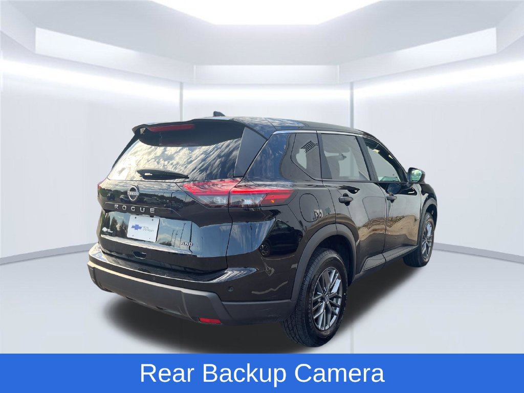 Used 2025 Nissan Rogue S AWD/4WD image 6
