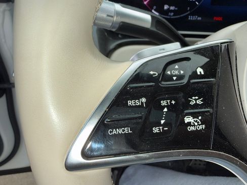 Used 2023 Mercedes-Benz S 500 4MATIC w/ AMG Line image 32
