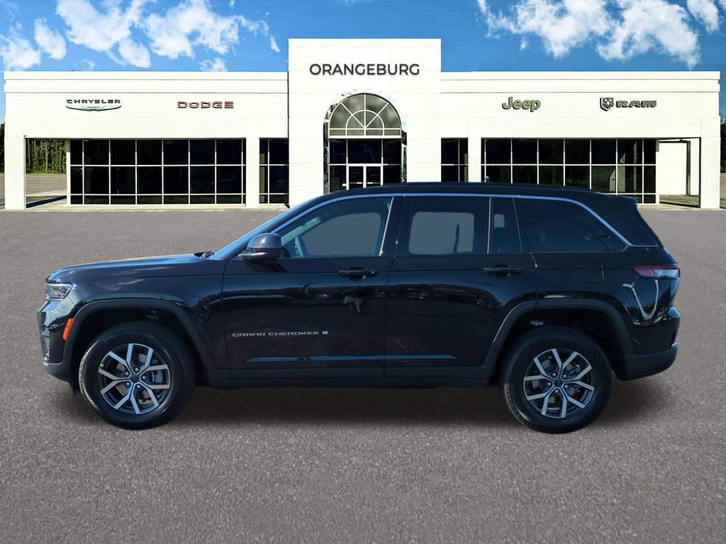 New 2027 Jeep Grand Cherokee Laredo X RWD image 5