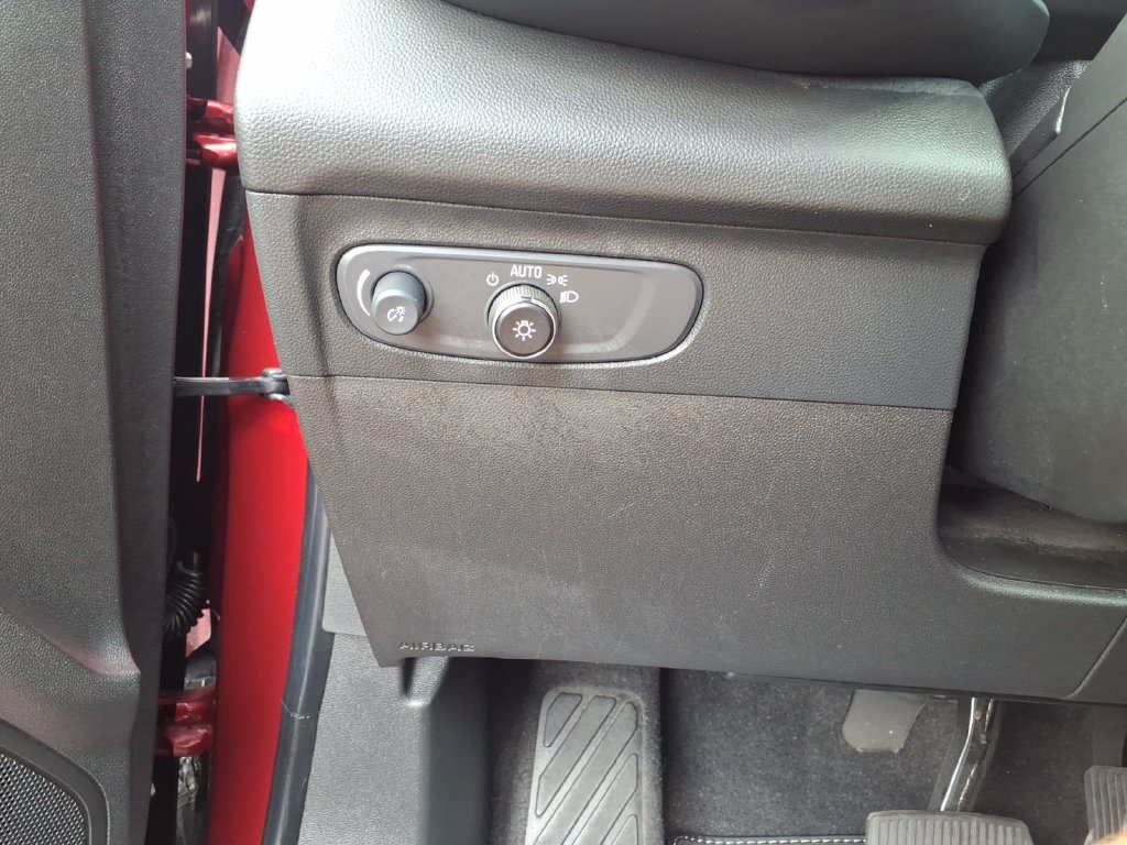 Used 2023 Buick Envision Essence FWD image 12