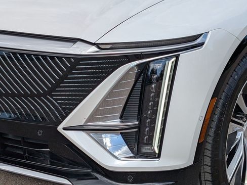 Certified 2024 Cadillac Lyriq Luxury w/ Nappa Leather Package AWD/4WD image 8