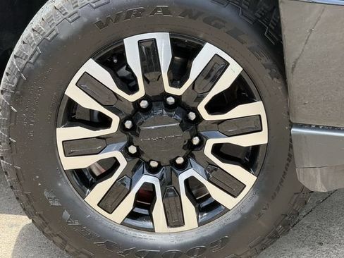 Used 2020 GMC Sierra 3500 Denali w/ Denali Ultimate Package AWD/4WD image 6