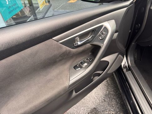 Used 2014 Nissan Altima 2.5 S w/ Display Audio Package image 13