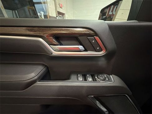 Certified 2025 GMC Sierra 1500 Elevation image 13