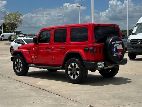 Used 2022 Jeep Wrangler Unlimited Sahara w/ LED Lighting Group AWD/4WD image 4