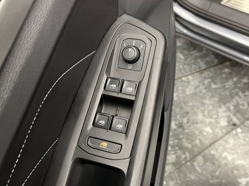 Used 2020 Volkswagen Atlas Cross Sport SEL Premium R-Line image 9