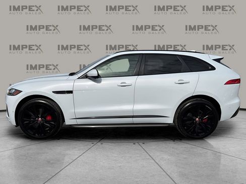 Used 2018 Jaguar F-PACE S image 2