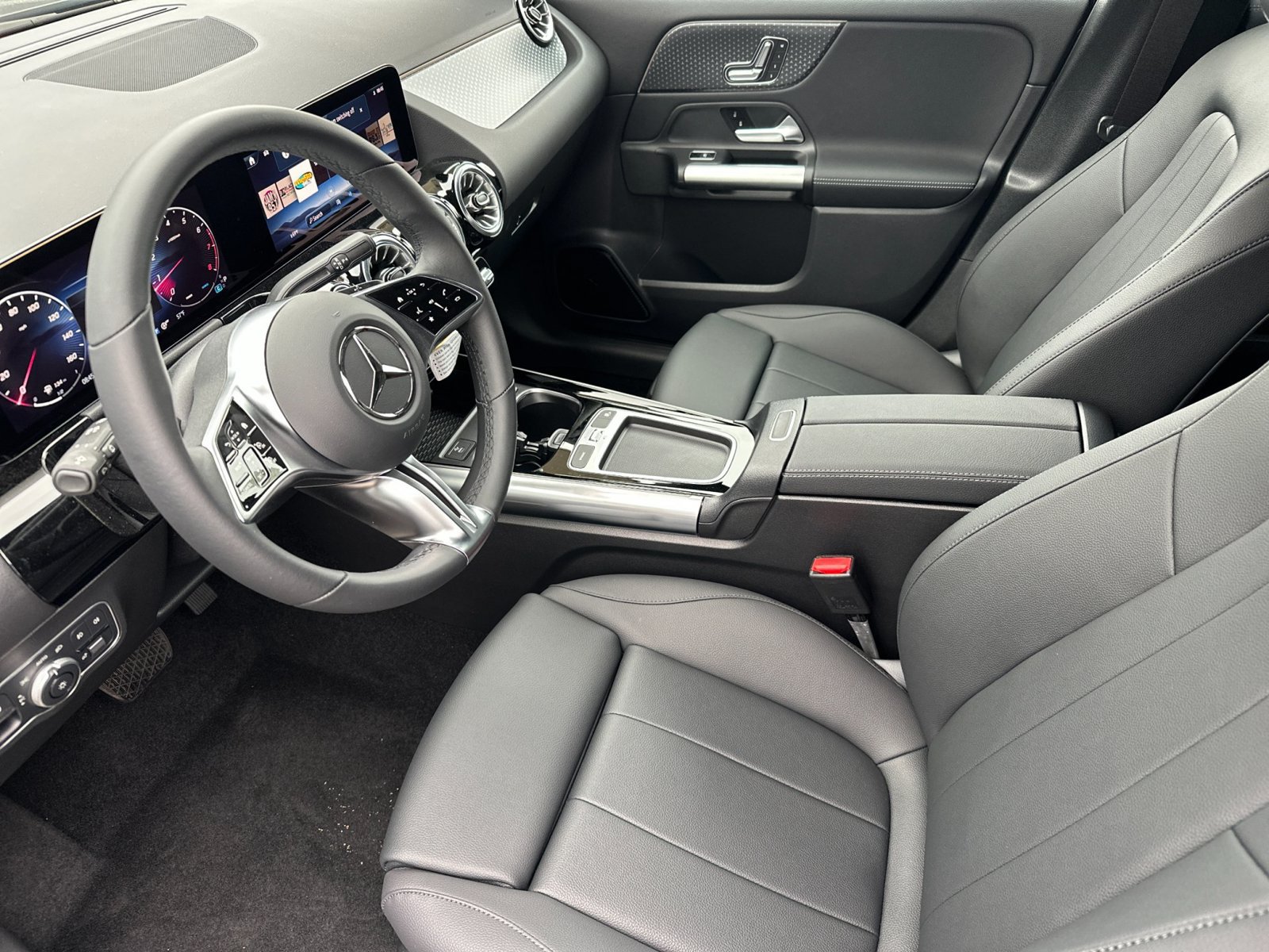 Used 2025 Mercedes-Benz GLA 250 image 10
