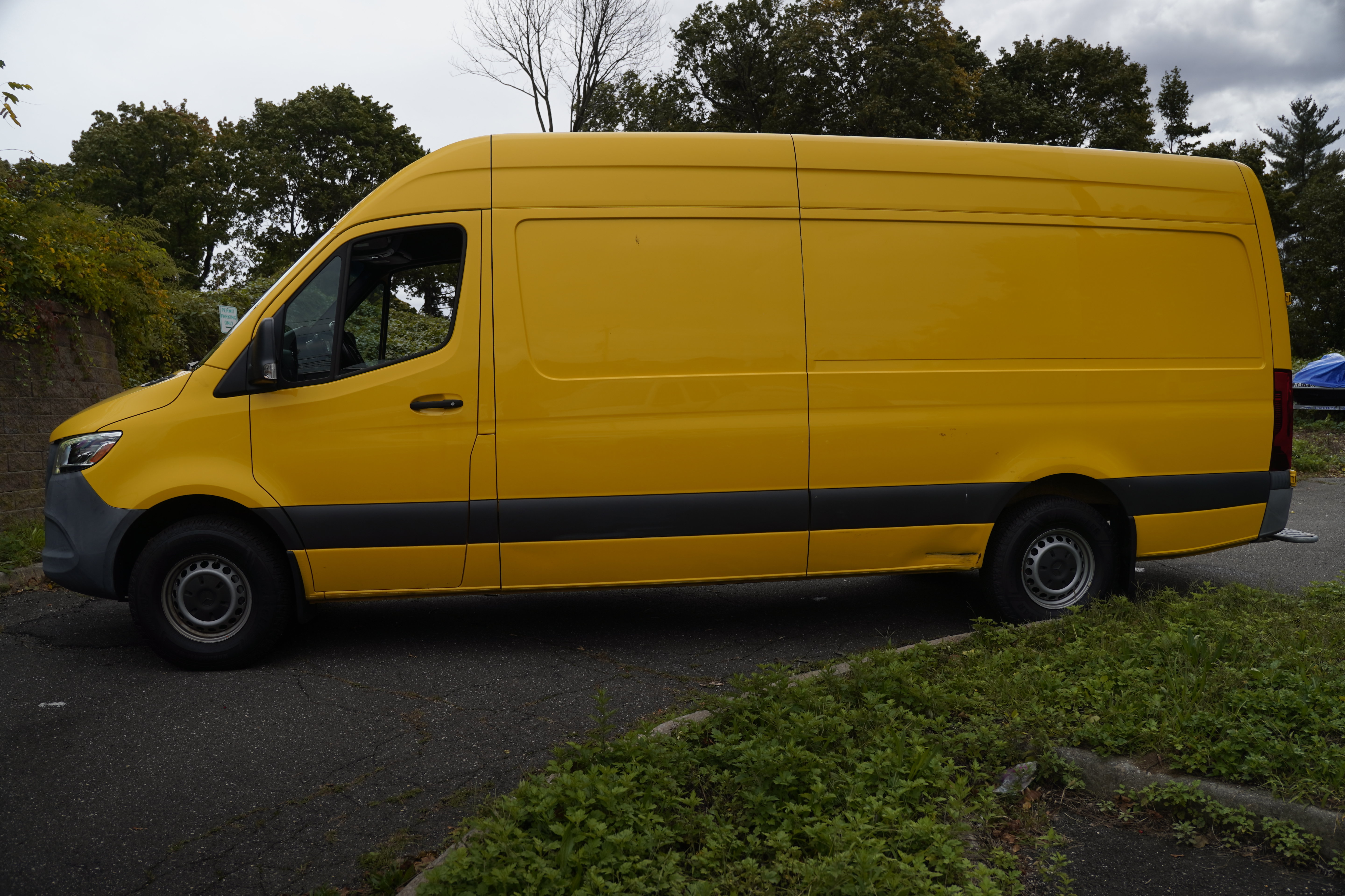 Used 2021 Mercedes-Benz Sprinter 2500 w/ Acoustic Package image 4