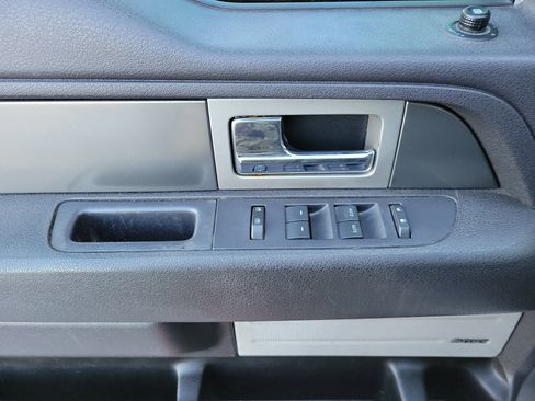 Used 2013 Ford F150 Raptor w/ Luxury Equipment Group image 24