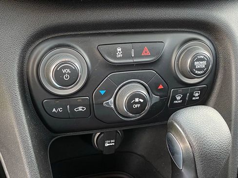 Used 2016 Dodge Dart Aero FWD image 21