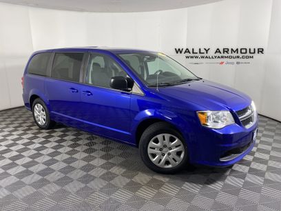 Used 2018 Dodge Grand Caravan SE w/ UConnect Hands-Free Group