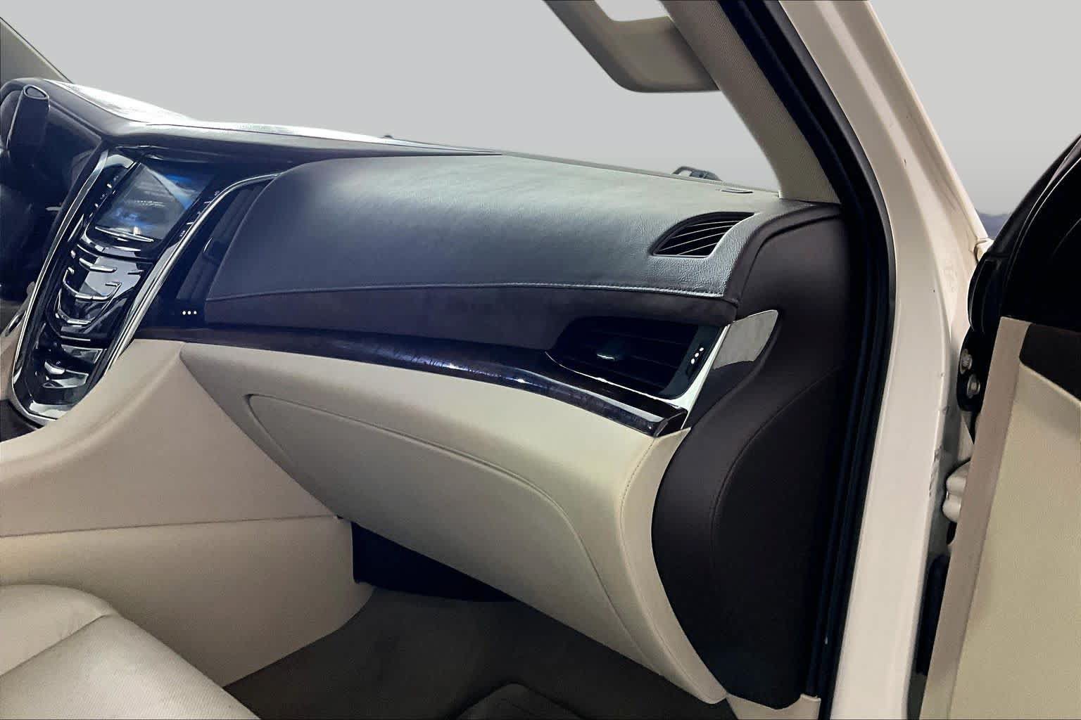 Used 2015 Cadillac Escalade ESV 2WD image 17