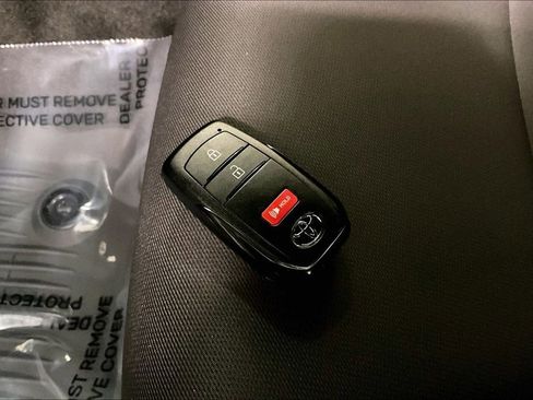 Used 2025 Toyota Tacoma SR5 image 11