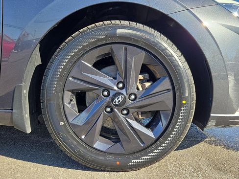 Certified 2022 Hyundai Elantra SEL image 32