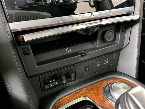 Used 2024 Nissan Armada SL w/ Captain's Chairs Package image 35