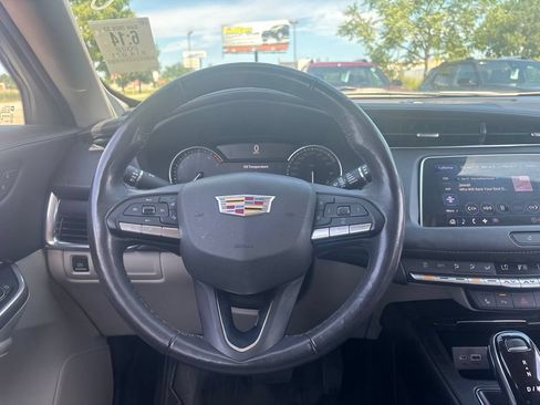 Used 2022 Cadillac XT4 Luxury AWD/4WD image 10