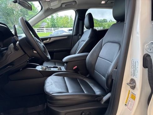 Used 2024 Ford Escape Platinum AWD/4WD image 4