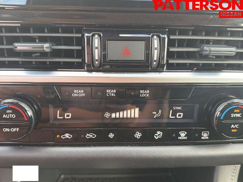 Used 2024 Nissan Pathfinder SV FWD image 8