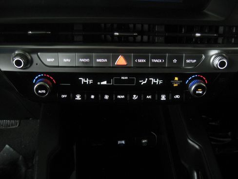 Certified 2023 Kia Telluride LX image 14